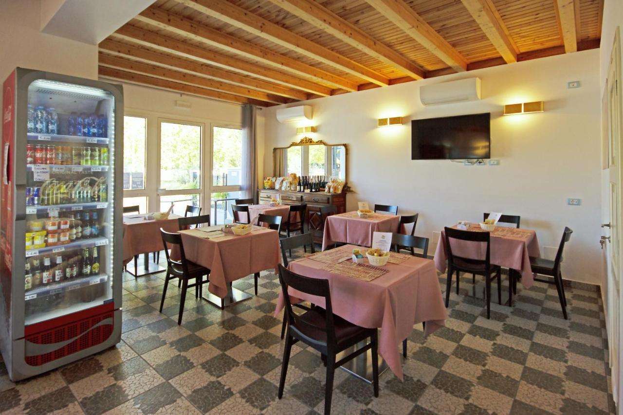 Alojamento de Acomodação e Pequeno-almoço Il Sole Nel Mare - Lido Di Volano 3*