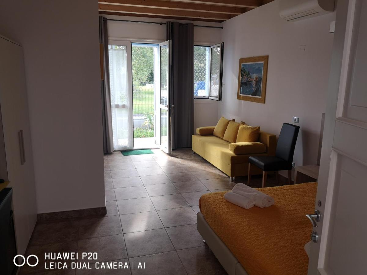 Il Sole Nel Mare - Lido Di Volano Alojamento de Acomodação e Pequeno-almoço Comacchio